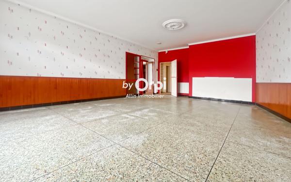 Immeuble à vendre    3 pièces • 152 m2 Montluçon