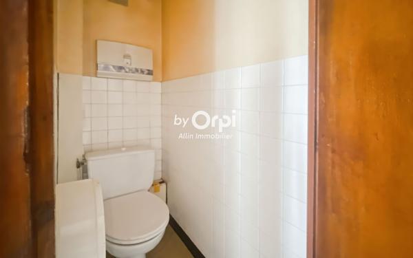 Immeuble à vendre    3 pièces • 152 m2 Montluçon