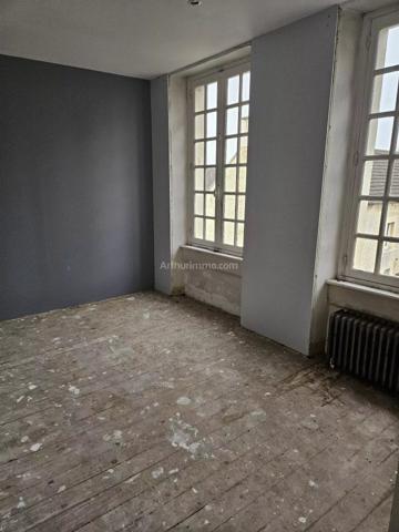 Vente                                                      Maison
                        
                     10 pièces                      280 m2                     à Caen