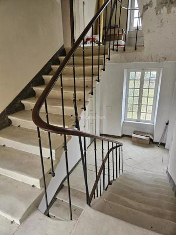 Vente                                                      Maison
                        
                     10 pièces                      280 m2                     à Caen