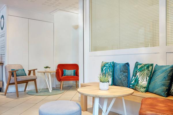 INVESTISSEMENT LOCATIF  CARRIERES SOUS POISSY - Résidence Aparthotel Adagio Access*** - 5,64% de rentabilité.