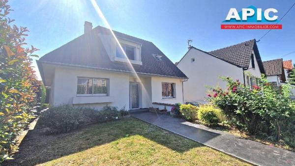 GROSLAY,

Belle construction et beaux volumes pour ...