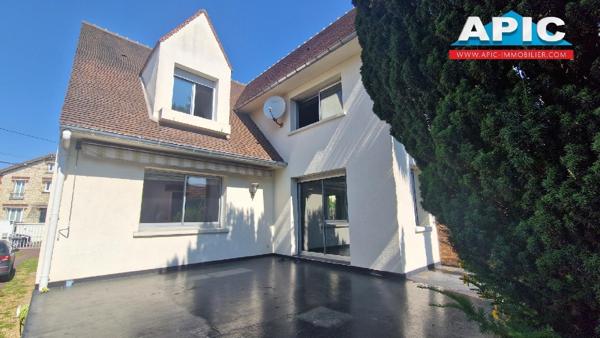 GROSLAY,

Belle construction et beaux volumes pour ...