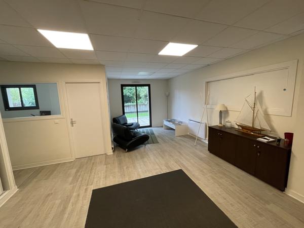 Bureaux à louer à Nantes avec terrasse et parking proche parc de Procé