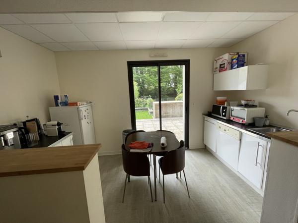 Bureaux à louer à Nantes avec terrasse et parking proche parc de Procé