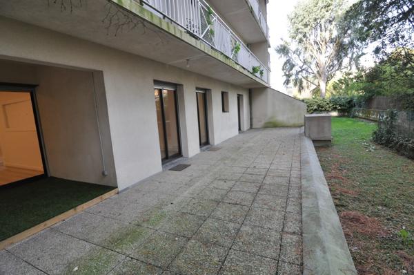 Bureaux à louer à Nantes avec terrasse et parking proche parc de Procé