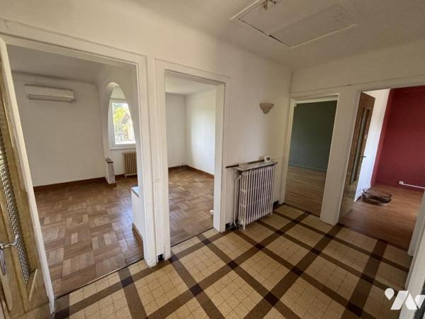 Maison 4 pièces (environ 72 m² habitables) sur sous-sol complet, secteur calme et proche commodités