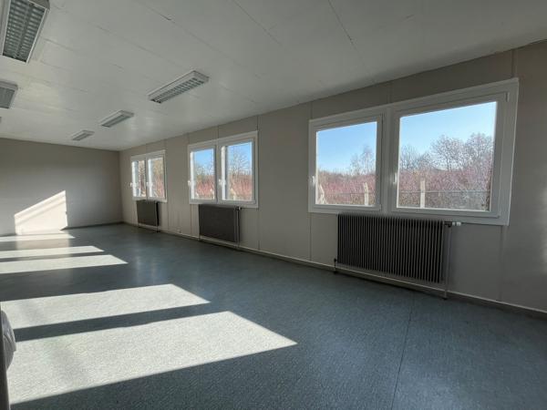 BUREAUX - A LOUER - 350 M2 - LAON