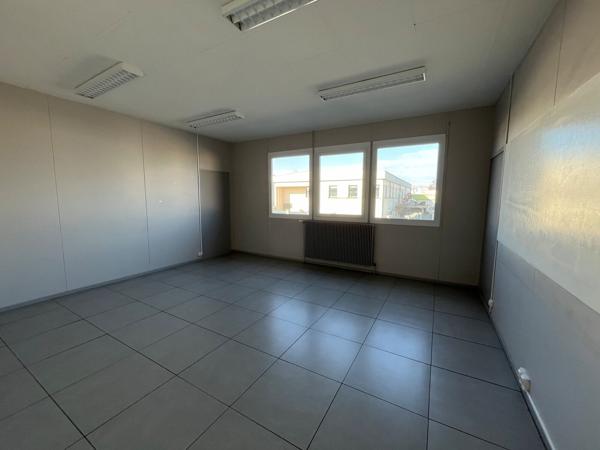 BUREAUX - A LOUER - 350 M2 - LAON