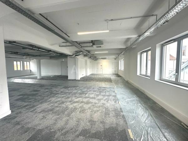 BUREAUX à LOUER de 1065 m²