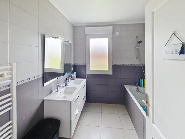 Maison 110 m2 - Terrain 416 m2 - 4 chambres - RER C et D