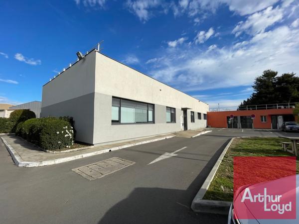 Bureaux à louer 175 m2 à Vendargues lumineux avec parkings extérieurs