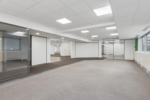 Bureaux à louer à Suresnes vue Seine dans immeuble rénové et labellisé