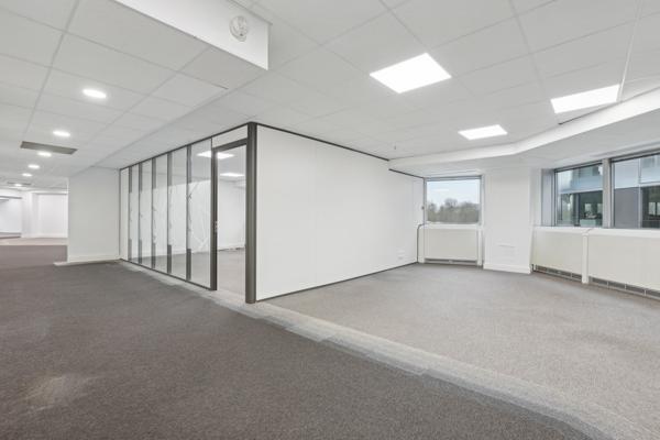 Bureaux à louer à Suresnes vue Seine dans immeuble rénové et labellisé