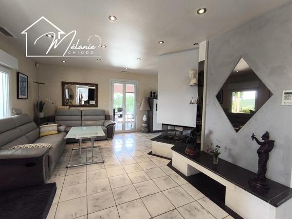 Maison familiale garage piscine trois chambres