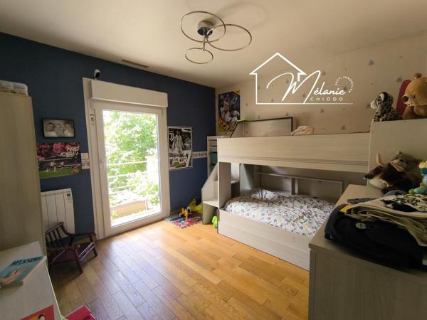 Maison familiale garage piscine trois chambres