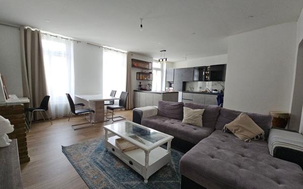 Appartement à vendre    3 pièces • 102,56 m2 Saint-Étienne