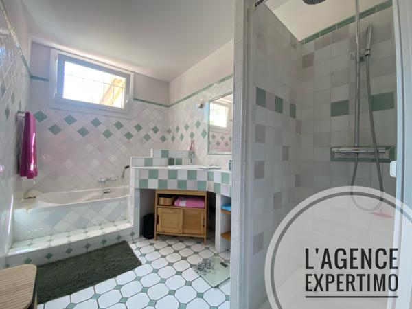 Uchaux (84100) Très belle maison de 171 m2 sur une parcelle de 2700 m2