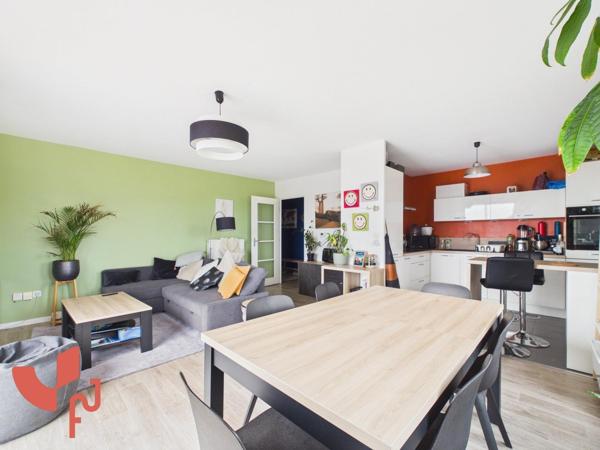 T3 lumineux avec balcon et parking en sous-sol