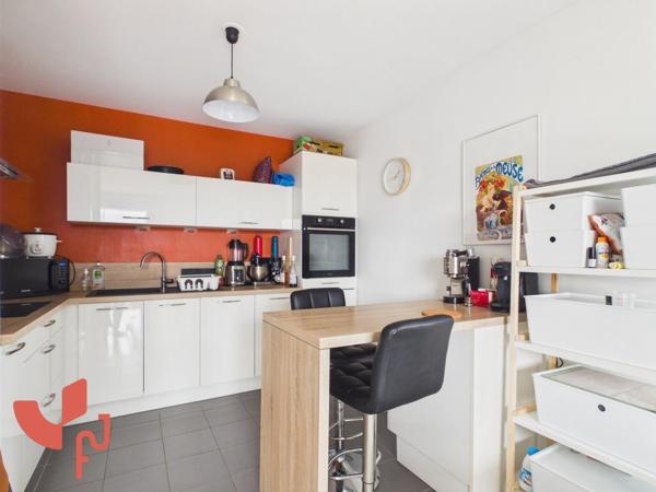 T3 lumineux avec balcon et parking en sous-sol