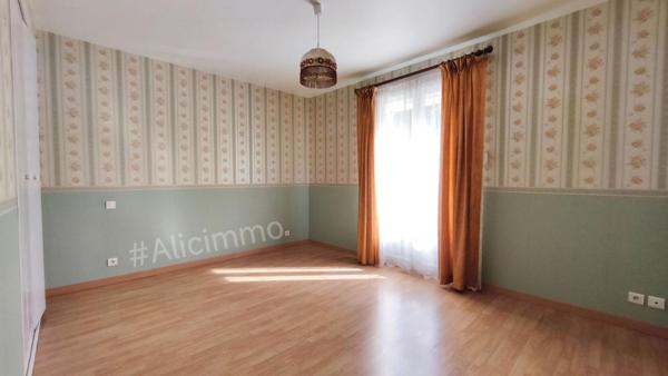 Maison Sezanne 7 pièce(s) 167 m2