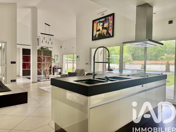 Maison à vendre 6 pièces 180 m² Salles