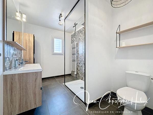 30320 MARGUERITTES -Villa  6 pièce(s) 115 m2  de plain pied sans vis a vis