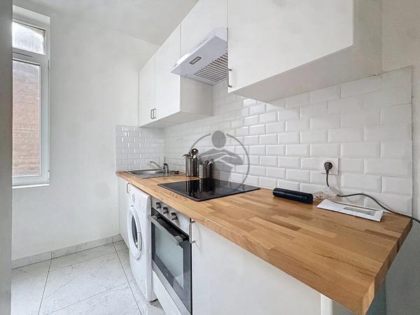 Vente                                                      Immeuble
                        
                                         76 m2                     à Saint-Quentin