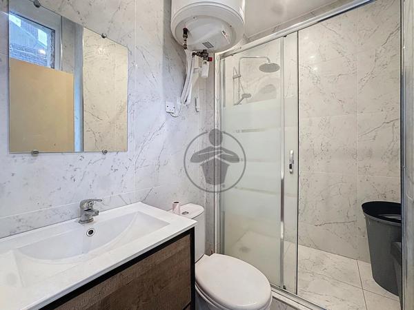 Vente                                                      Immeuble
                        
                                         76 m2                     à Saint-Quentin