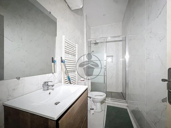 Vente                                                      Immeuble
                        
                                         76 m2                     à Saint-Quentin