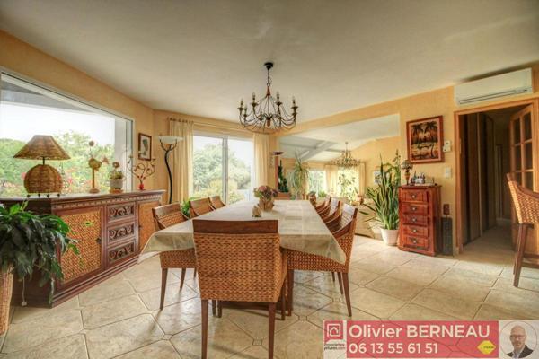 Villa d'architecte à Arcangues 6 pièce(s) 163 m2 - Piscine + SPA