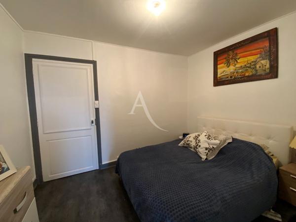 Maison de ville, activité commerciale en RDC