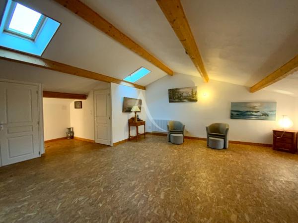 Maison de ville, activité commerciale en RDC