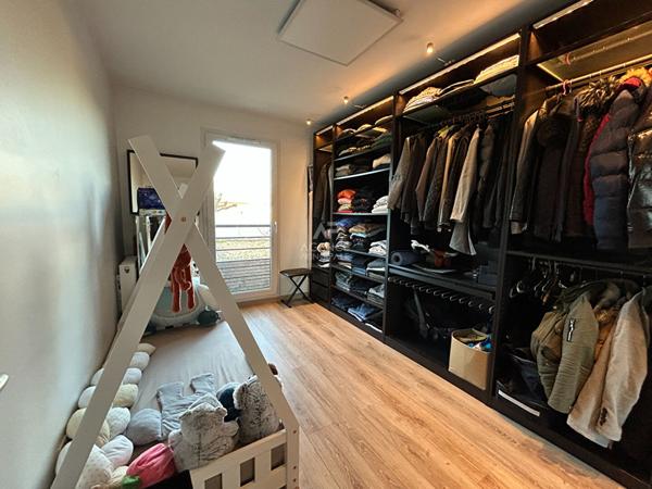 Appartement Carrieres Sous Poissy 4 pièce(s) €379 000 ** - Référence 8672