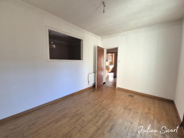 Maison de village avec extérieur et garage