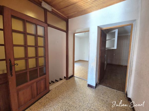 Maison de village avec extérieur et garage