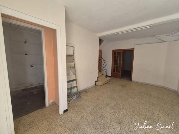 Maison de village avec extérieur et garage