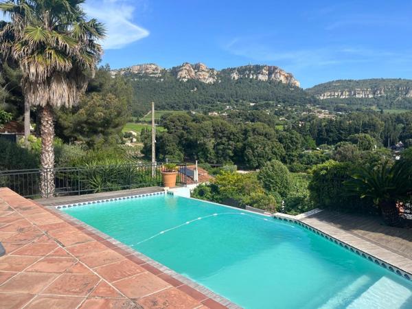 Cassis, maison de plain-pied dans lotissement recherché.