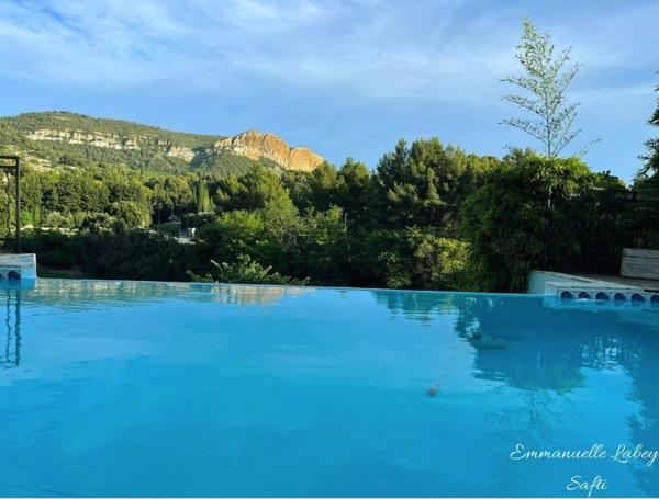 Cassis, maison de plain-pied dans lotissement recherché.