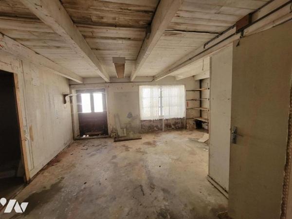 Maison à rénover dans le bourg