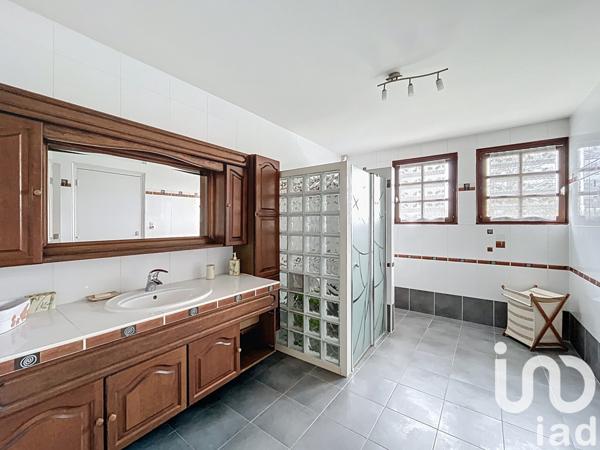 Maison à vendre 6 pièces 225 m² Genas