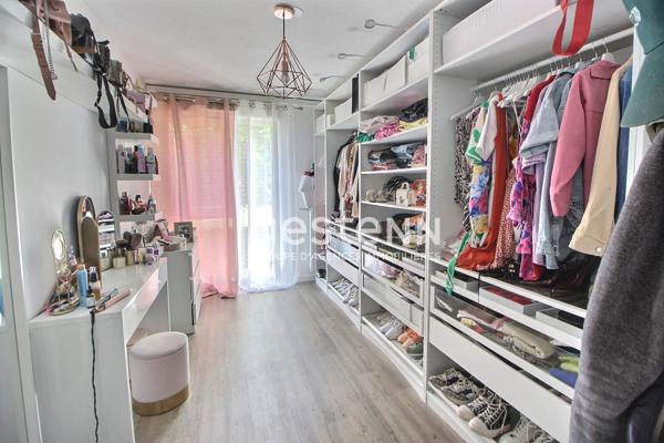 Magnifique et lumineux T4 - Résidence de 2022 - Terrasse - Centre Ville - Au pied des transports - Tramway T4 - Métro D - Bus