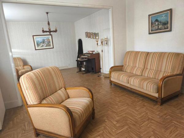 MAISON DE VILLE A FORT POTENTIEL 237 M2  GARAGE ET JARDIN MAZAMET CENTRE