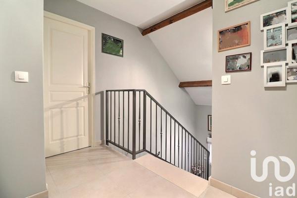 Maison traditionnelle 6 pièces de 130 m² à Claye-Souilly (77410)
