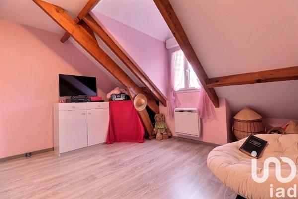 Maison traditionnelle 6 pièces de 130 m² à Claye-Souilly (77410)