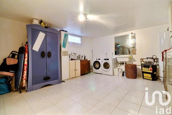 Maison traditionnelle 6 pièces de 130 m² à Claye-Souilly (77410)