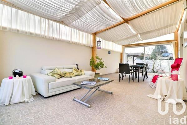 Maison traditionnelle 6 pièces de 130 m² à Claye-Souilly (77410)