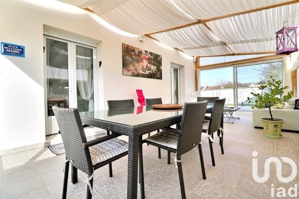 Maison traditionnelle 6 pièces de 130 m² à Claye-Souilly (77410)