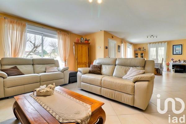 Maison traditionnelle 6 pièces de 130 m² à Claye-Souilly (77410)