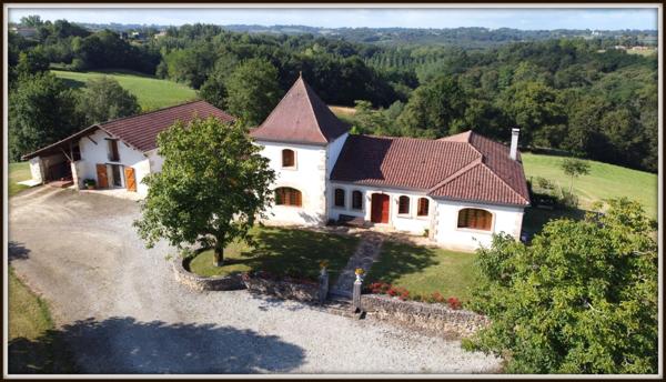 PROPRIETE 13 Ha - MAISON DE MAITRE + APPARTEMENT + BOX CHEVAUX